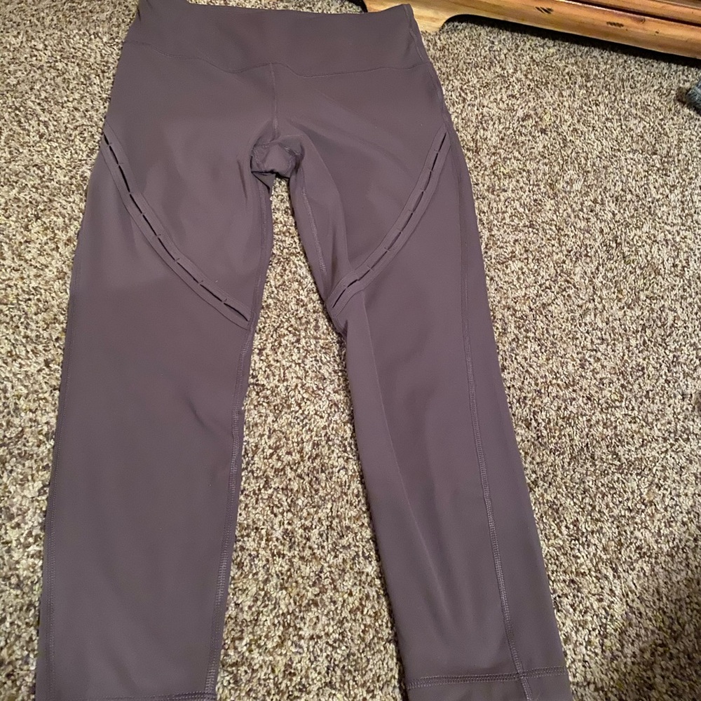 Yogalicious size large Capri style yoga pants.